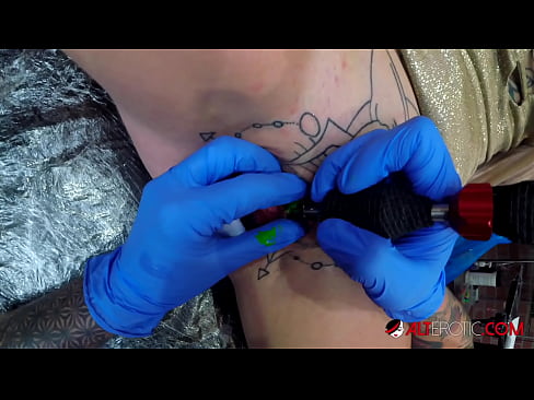 ❤️ Äärimmäisen tatuoitu hottie Sully Savage sai tatuoinnin klitorikseen ️❌ Anaaliporno at fi.quizfarmature.ru ❌❤
